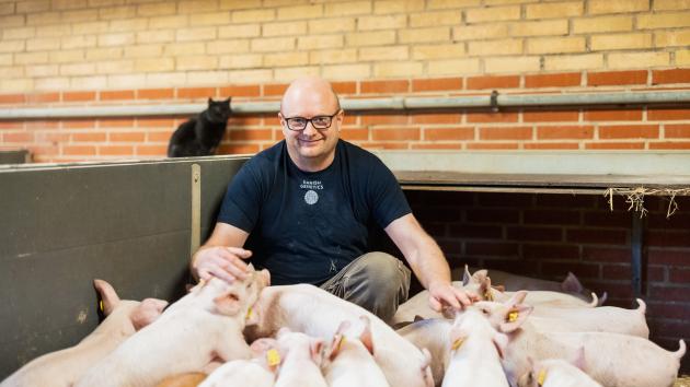 Nicolai Laier været en aktiv del af produktionen på familiegården siden sin ungdom, og efter stiftelsen af Danish Genetics i 2018 har han arbejdet dedikeret med opformering.